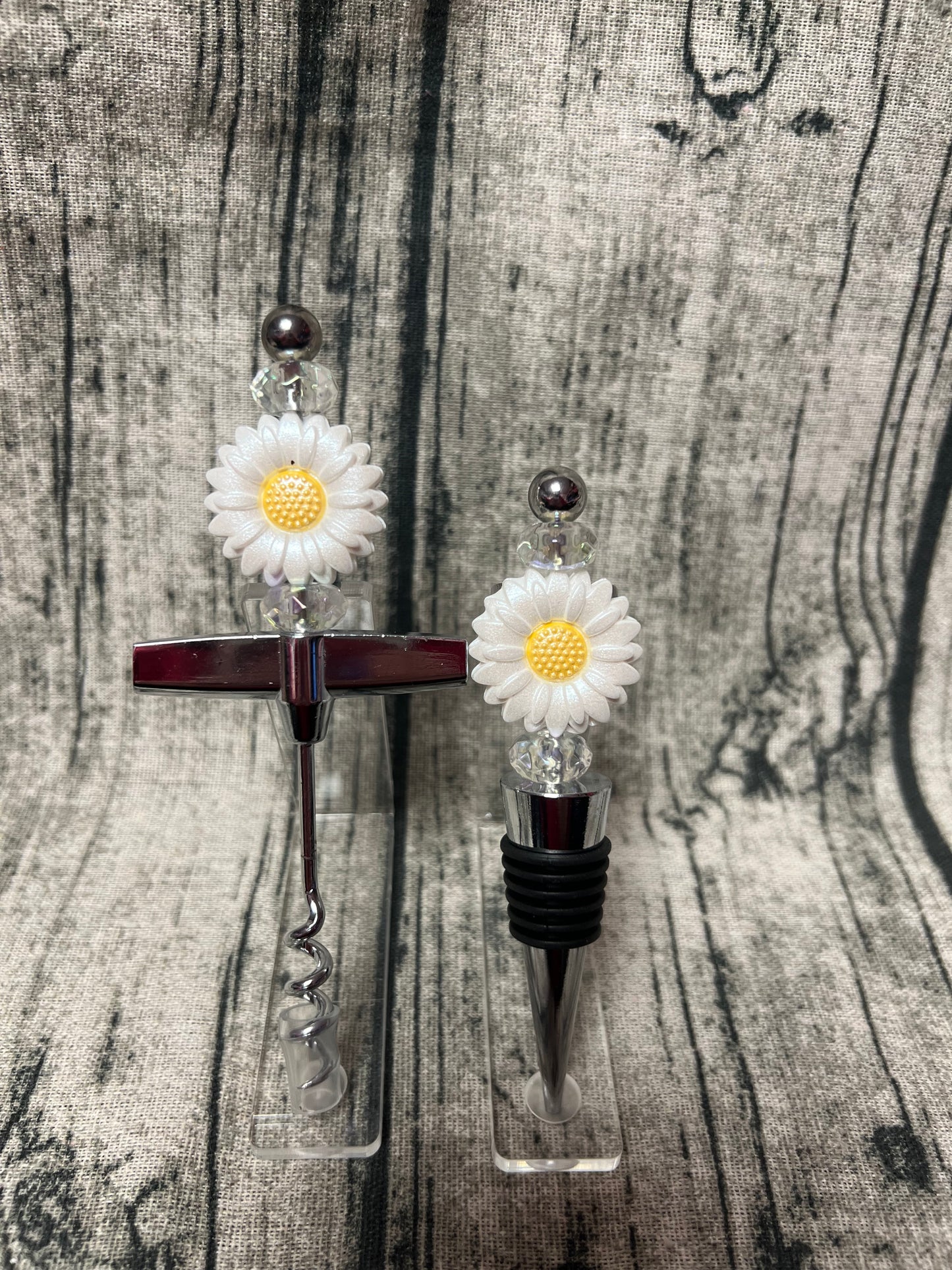 Daisy Bottle Stopper & Corkscrew Set