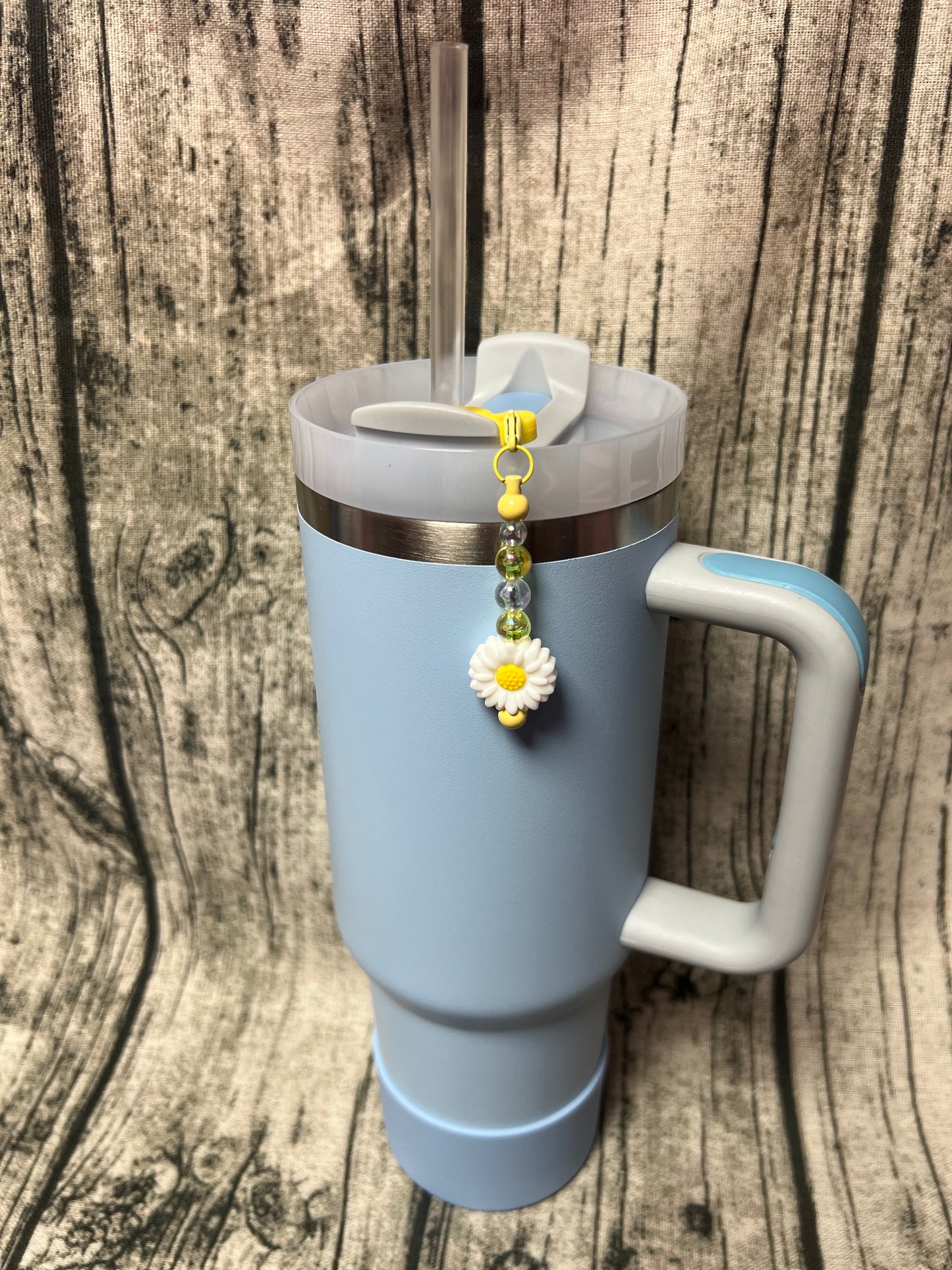 Straw Dangle - White Daisy