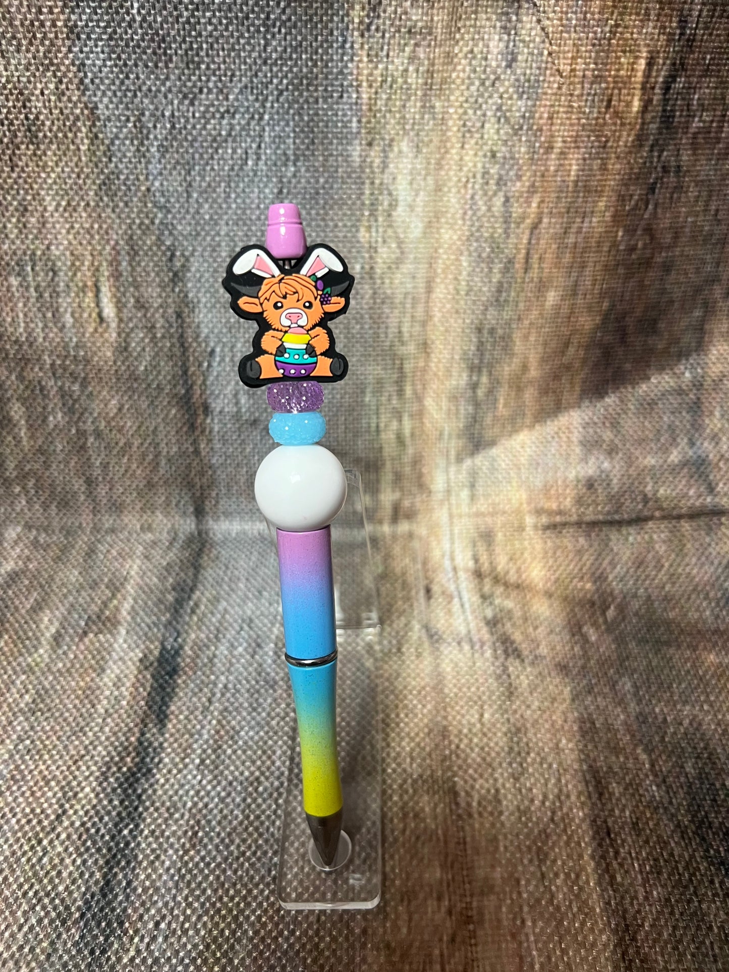 Easter Highland Cow rainbow pen